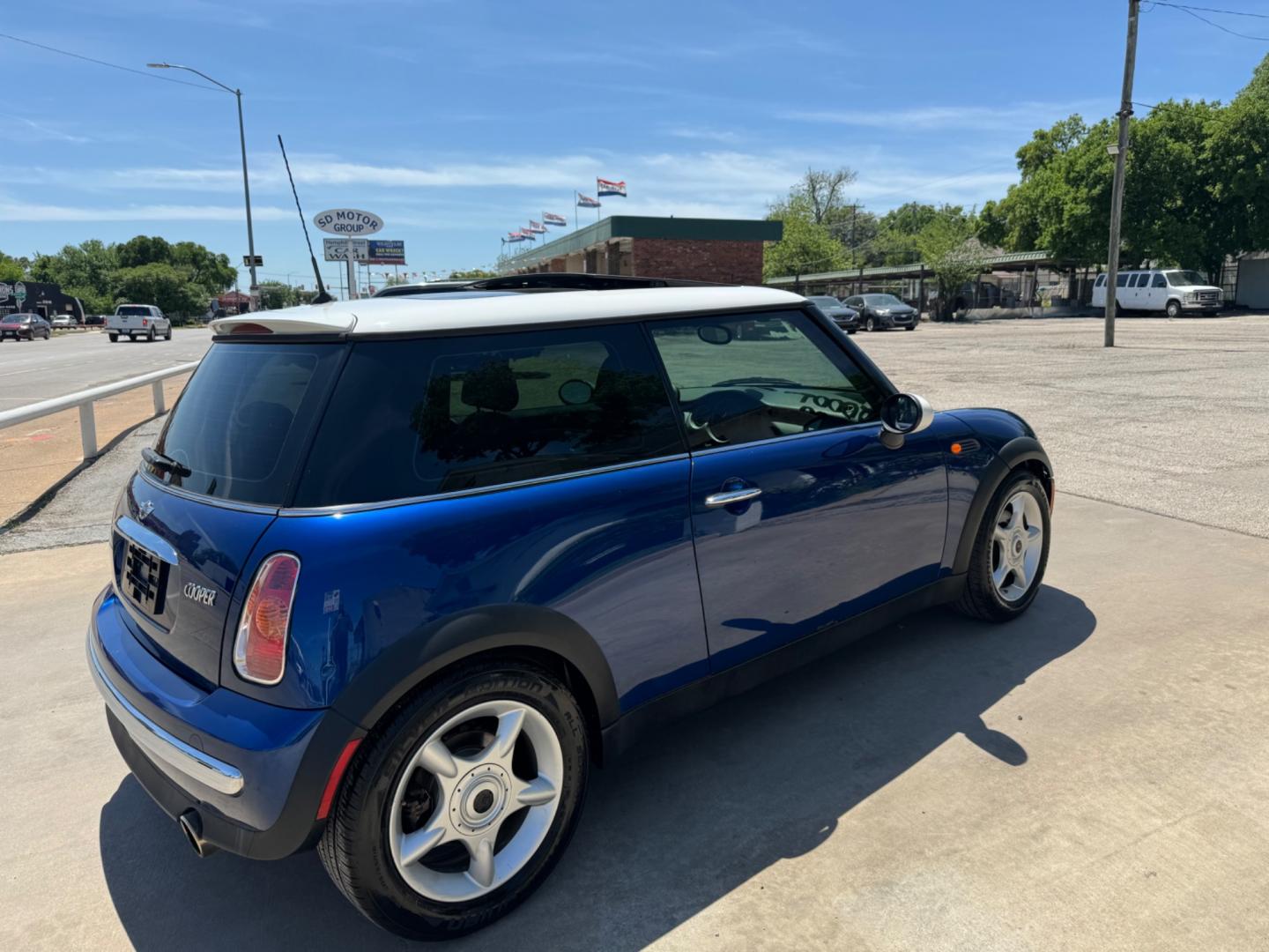 2003 Blue Mini Cooper (WMWRC33463T) , Standard transmission, located at 3624 Hemphill St., Fort Worth, TX, 76110, (817) 926-8921, 32.696205, -97.331985 - Photo#2